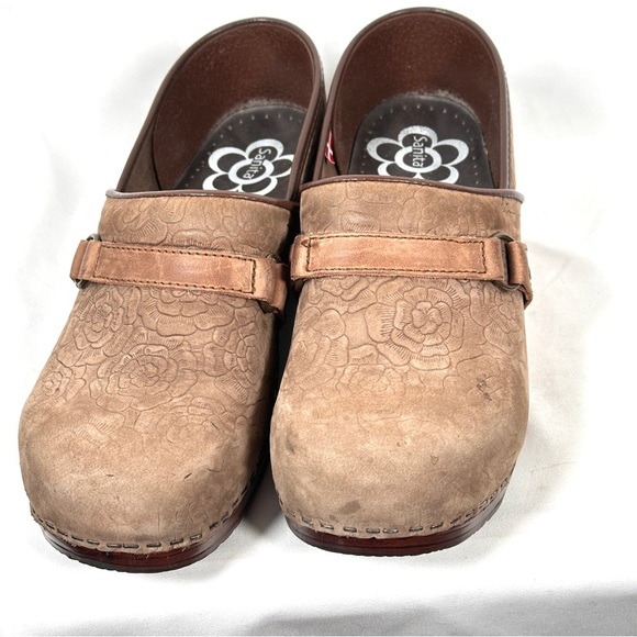 Sanita Embossed Leather Clogs Floral Tooled Brown EU 40 / US 9.5–10 - Picture 3 of 9